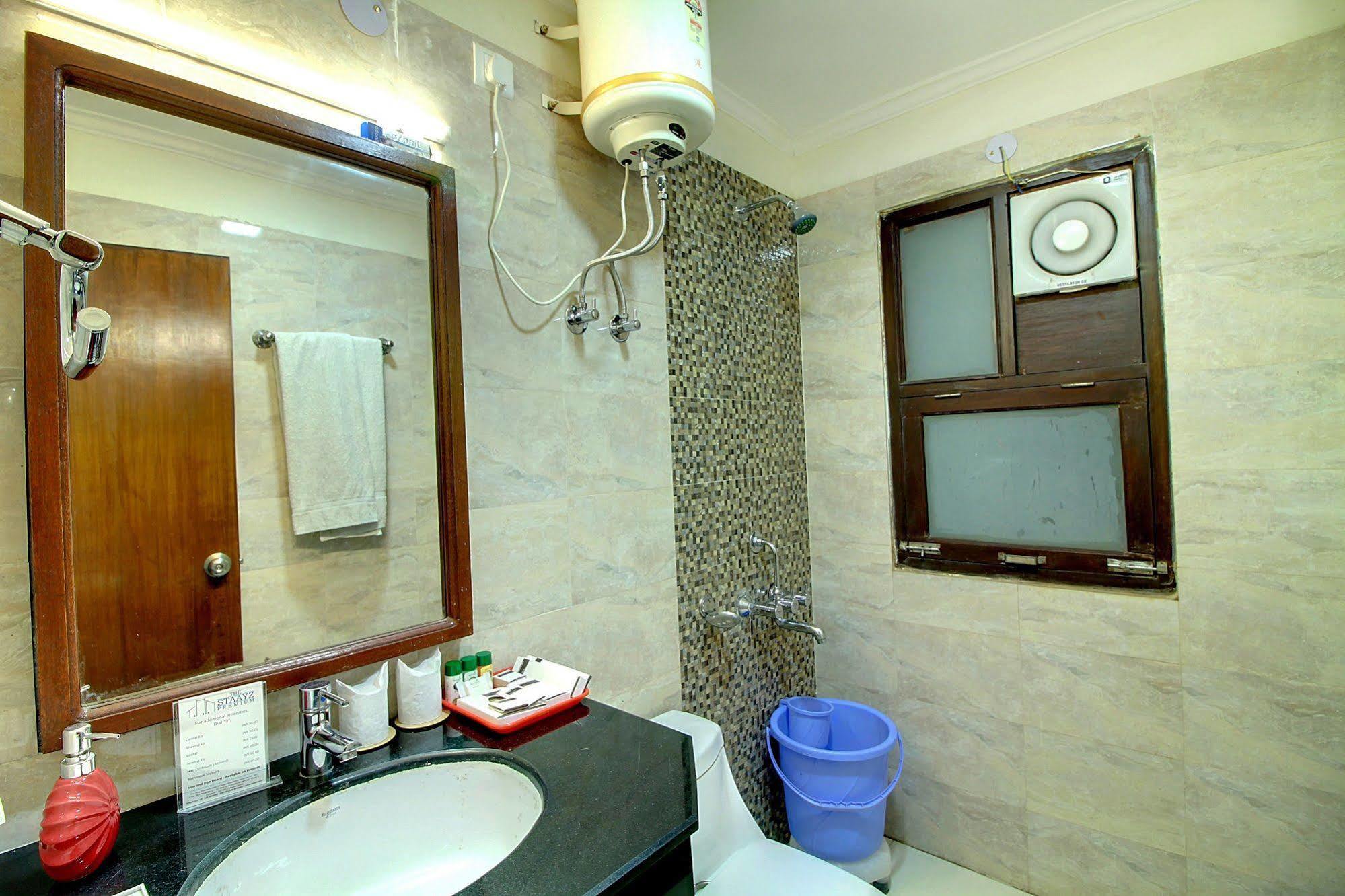 Hotel Staayz Premium Gurgaon Zewnętrze zdjęcie