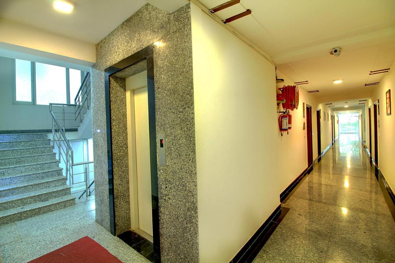 Hotel Staayz Premium Gurgaon Zewnętrze zdjęcie